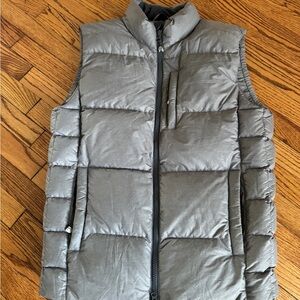 Lululemon Gray Puffer Vest Size Medium.